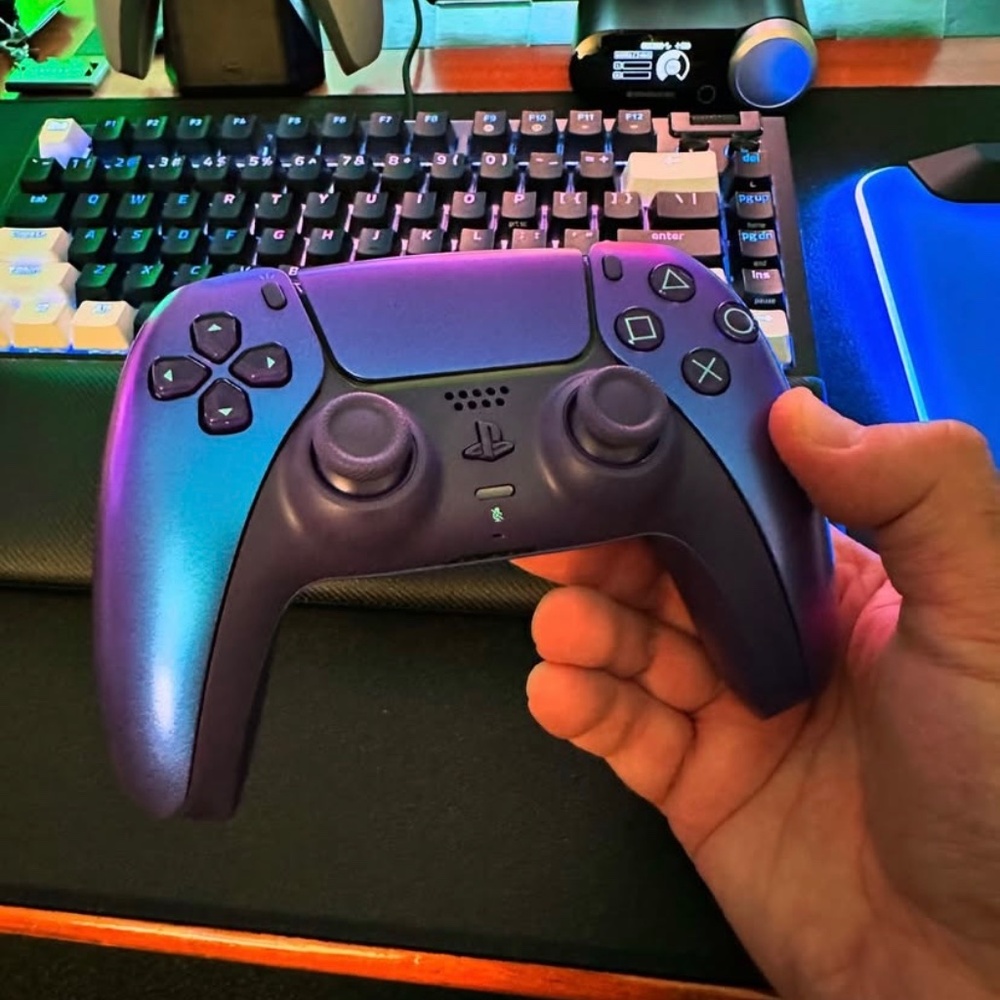 PS5 controllers - Picture 4 of 6